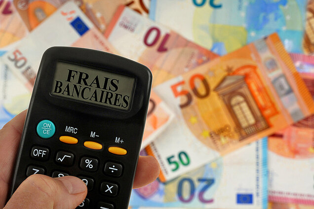 augmentation frais banque postale